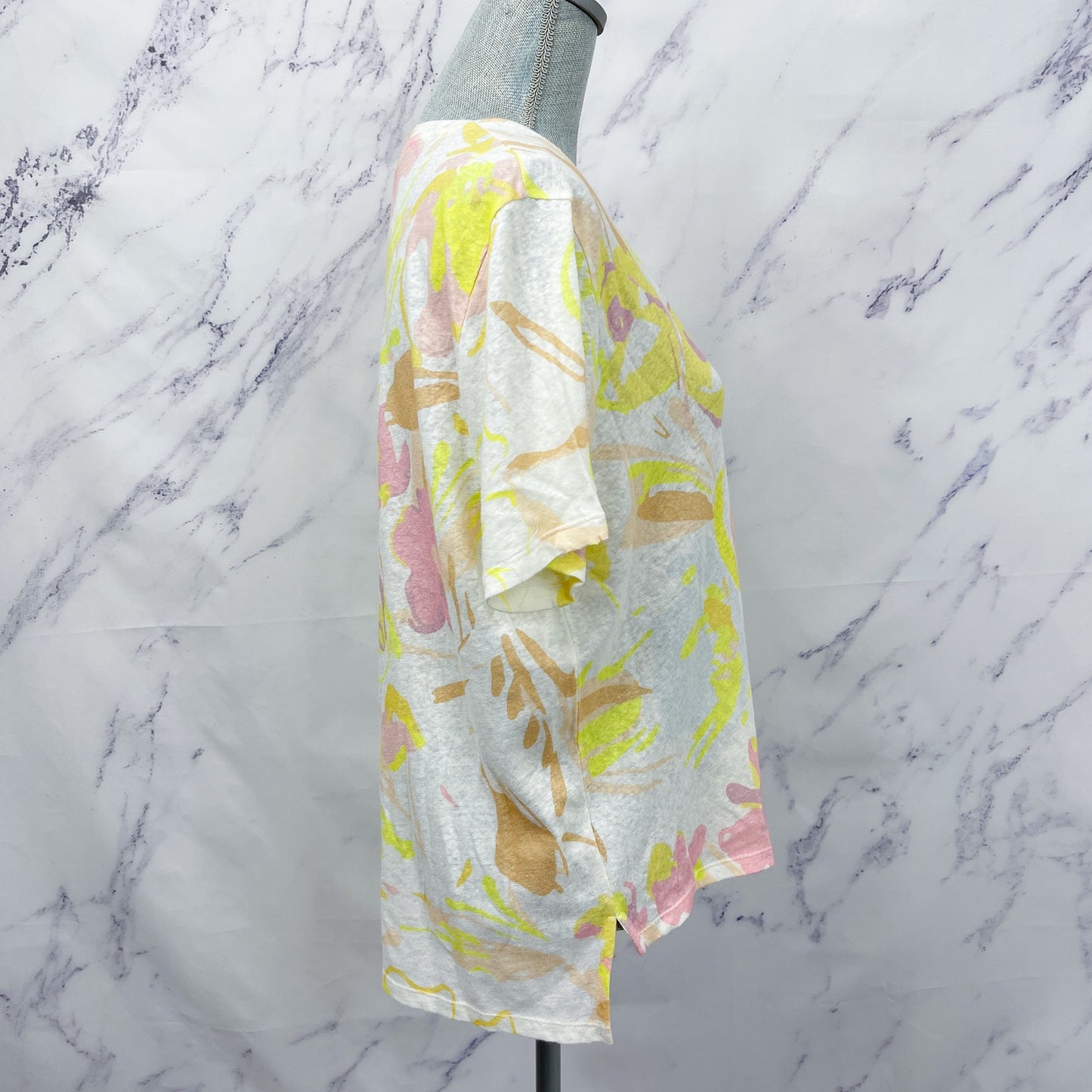 Ted Baker London | Ciana V-Neck Floral Linen/Cotton Blend T-Shirt | US 8 (S/M)
