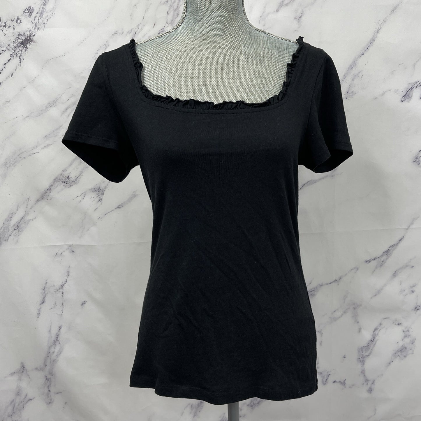 RP Rachel Parcell | Black Ruffle Neckline Short Sleeve Top | M