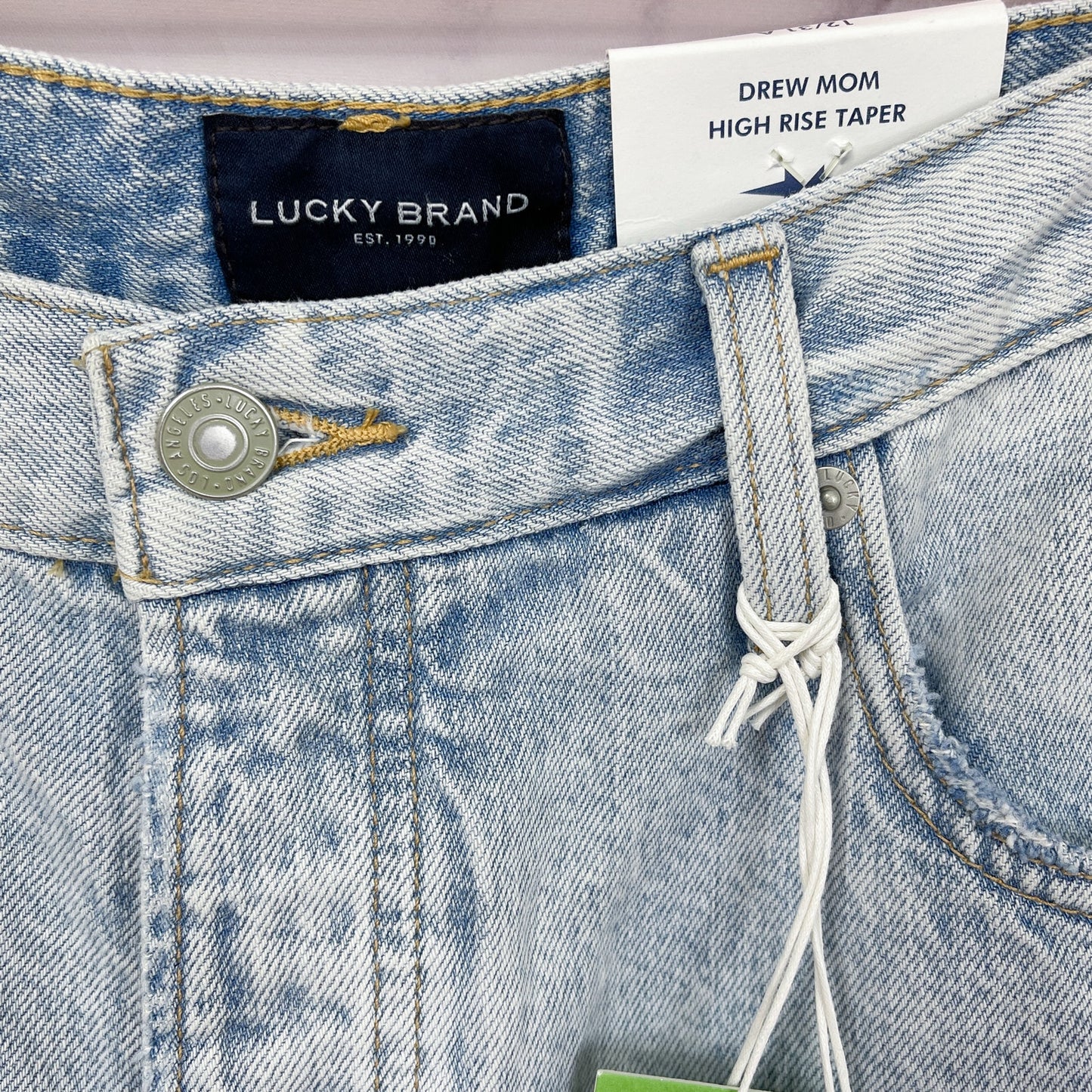 Lucky Brand | Drew Mom High Rise Taper Light Wash Jeans | 12/31 Ankle