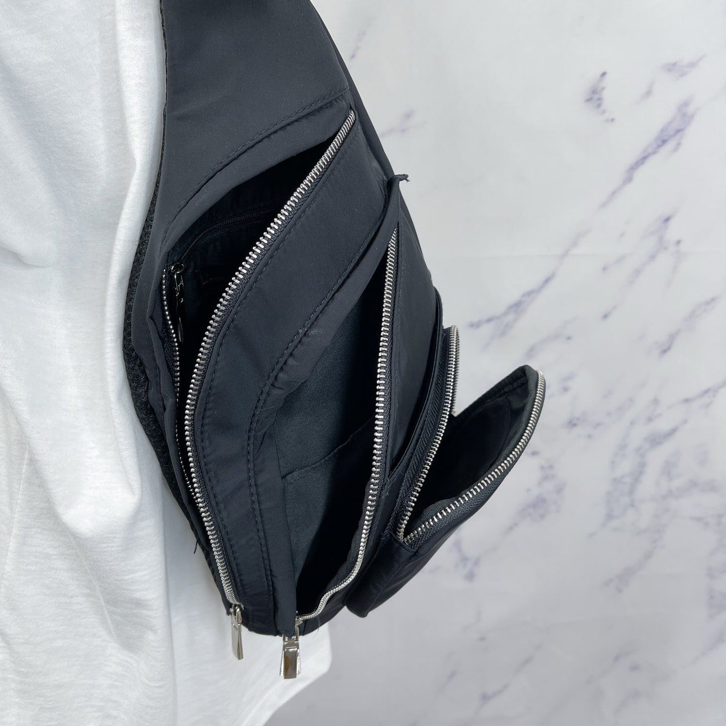 House of Harlow 1960 | Black Savannah Sling Bag/Crossbody