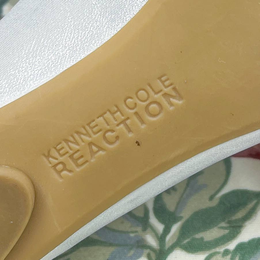 Kenneth Cole REACTION | Slip On By Silver Shimmer Flats | Sz 6.5