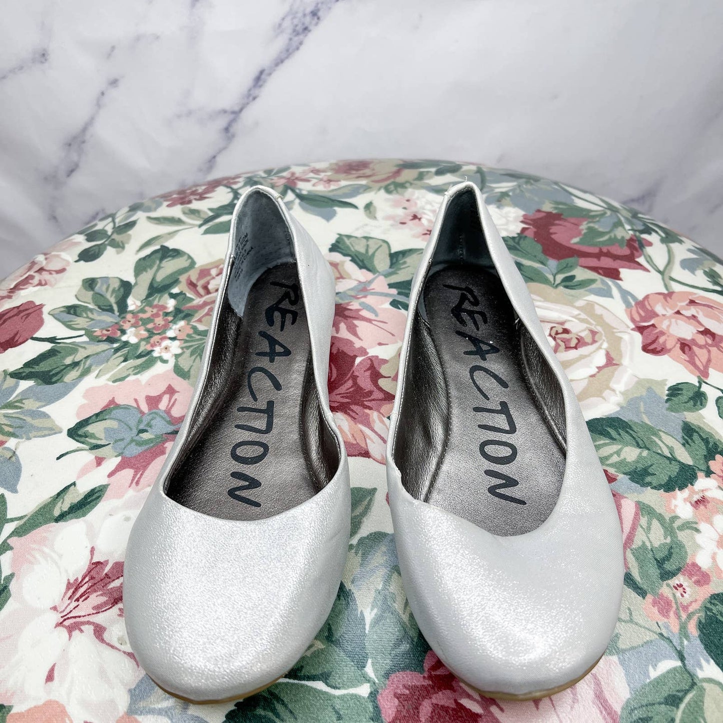 Kenneth Cole REACTION | Slip On By Silver Shimmer Flats | Sz 6.5