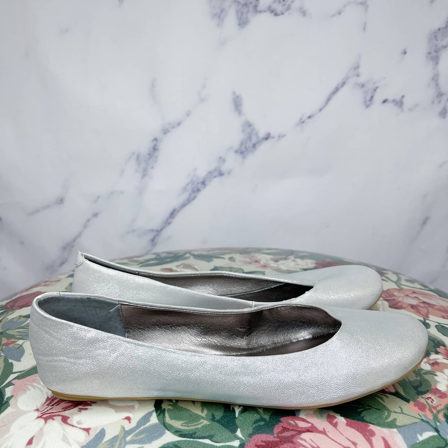 Kenneth Cole REACTION | Slip On By Silver Shimmer Flats | Sz 6.5