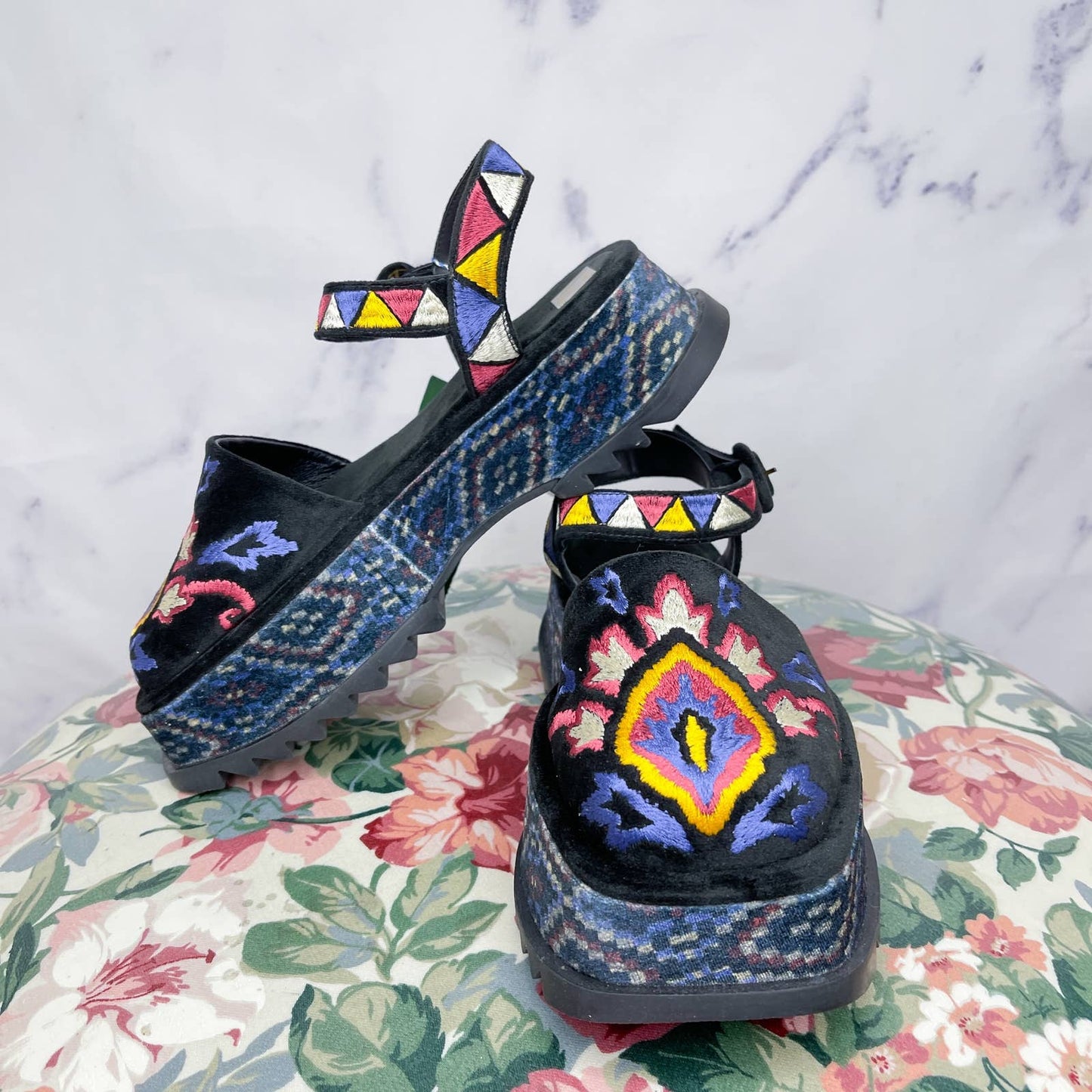 FARM Rio | Black Closed Toe Platform Sandal | Sz 8