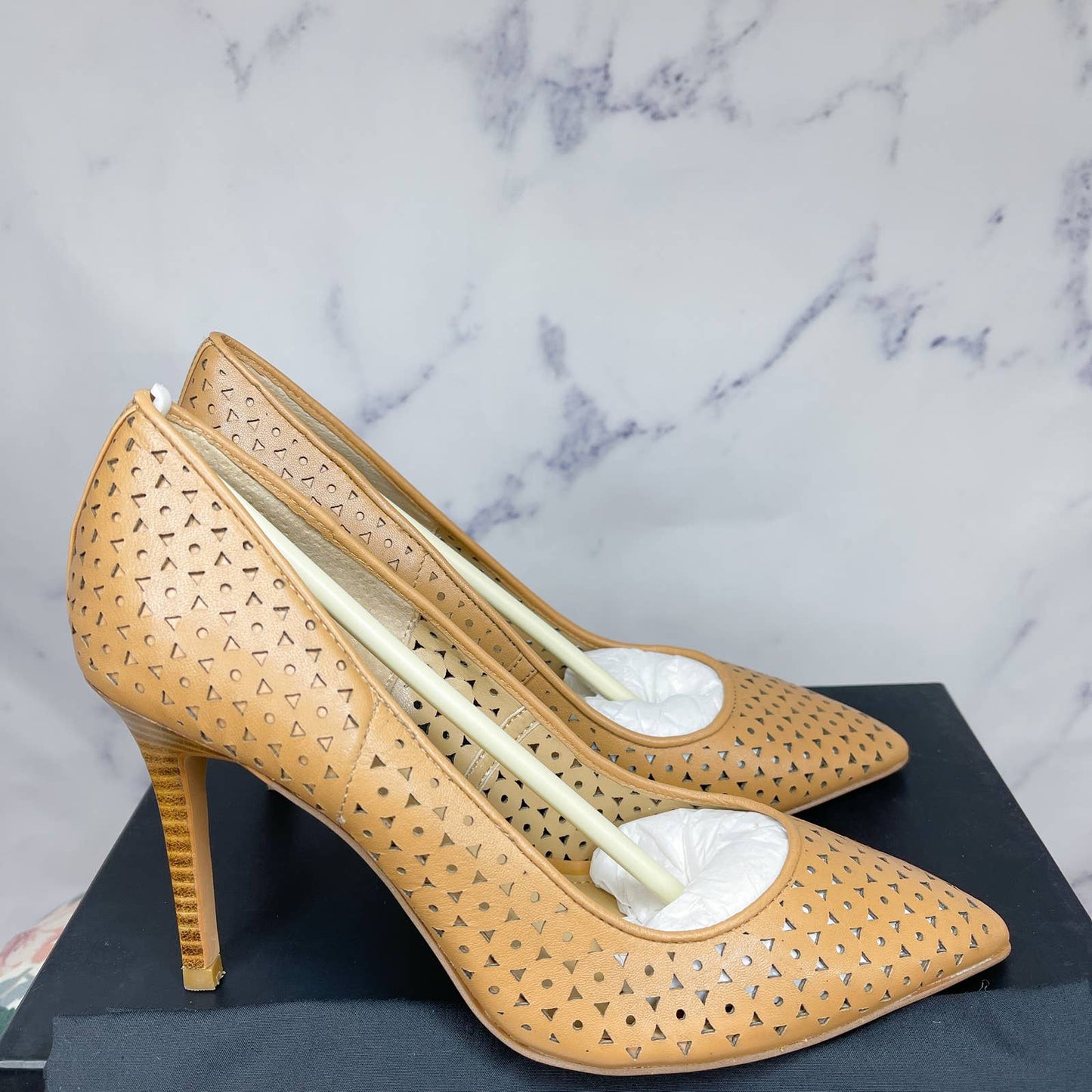 G.I.L.I. | Jill Tan Laser Cutout Pump Heels | Sz 8.5
