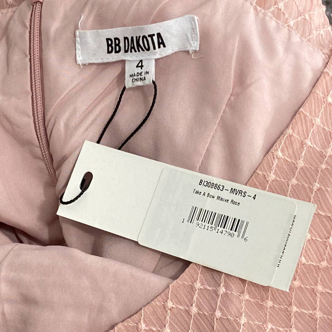 BB Dakota | Take a Bow | Sz 4