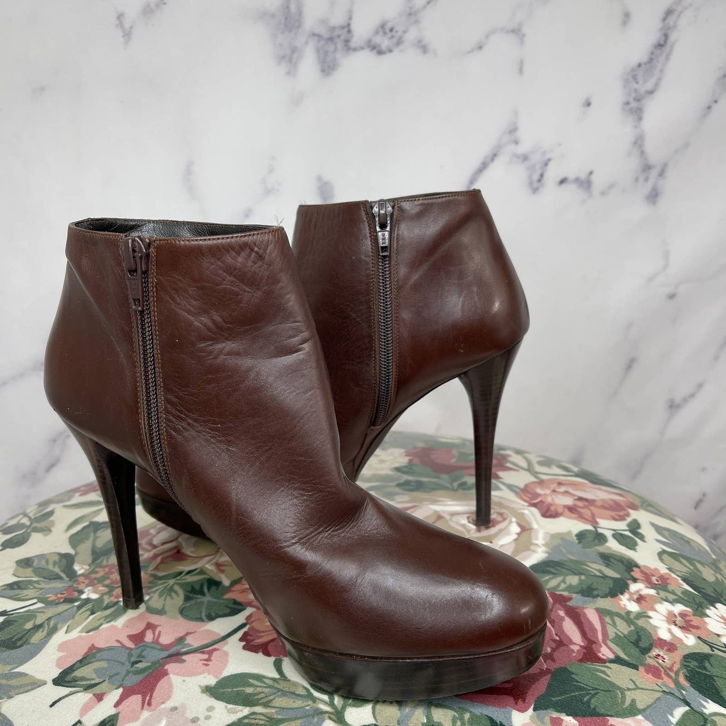 Stuart Weiztman | Brown “Gran” Leather Booties
