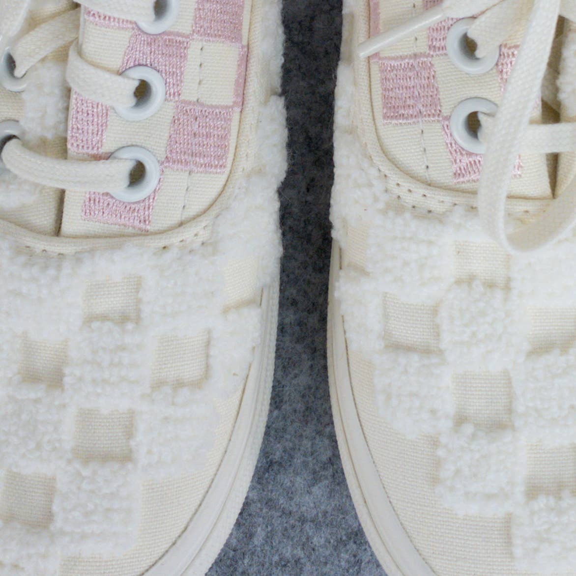 Vans | Chenille Check Era Sneaker | Size 5.5