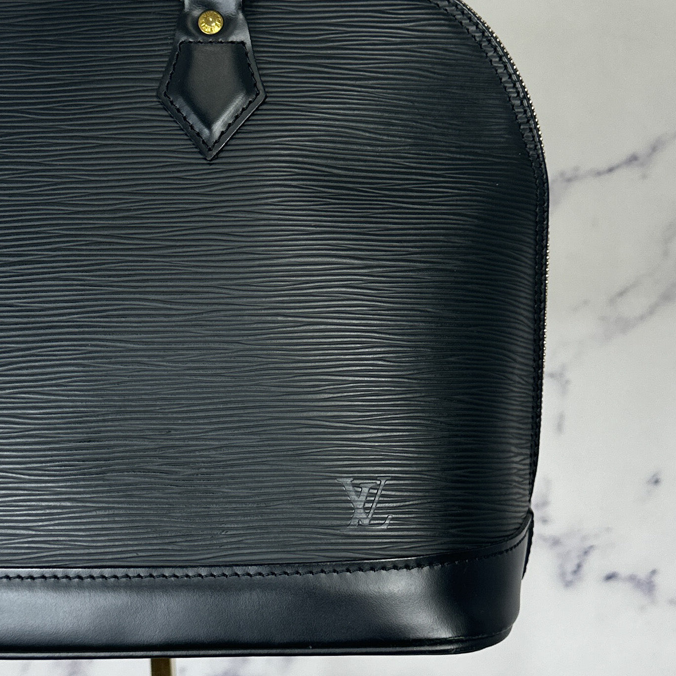 Louis Vuitton | Black Epi Alma PM