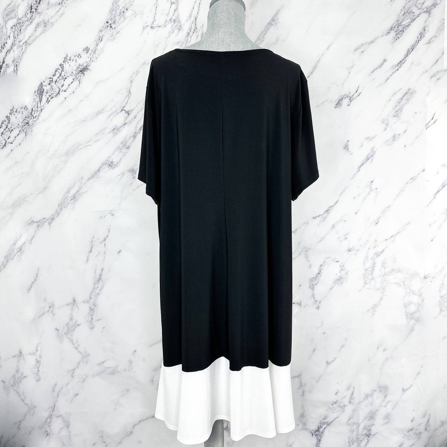 Tiana B. | Colorblock Black and White Short Sleeve Dress | Sz