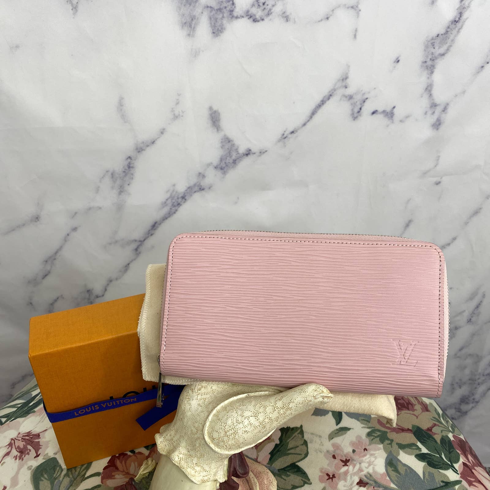 Louis Vuitton  Epi Rose Ballerine Zippy Wallet – Moniquey's Closet